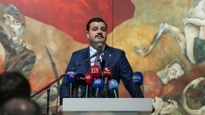 İNAN: “İZMİR’İN KADERİNİ KÖRFEZDEKİ DONANMALAR DEĞİL, AZİZ MİLLETİMİZ TAYİN ETTİ”